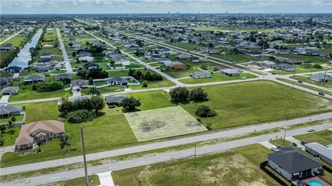 2421 Santa Barbara Blvd N, Cape Coral, FL 33993