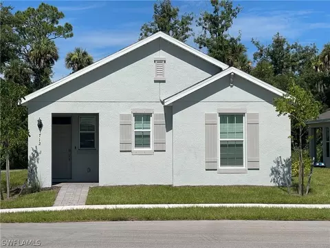 712 Treehouse Ln, Labelle, FL 33935