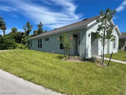712 Treehouse Ln, Labelle, FL 33935 photo 4