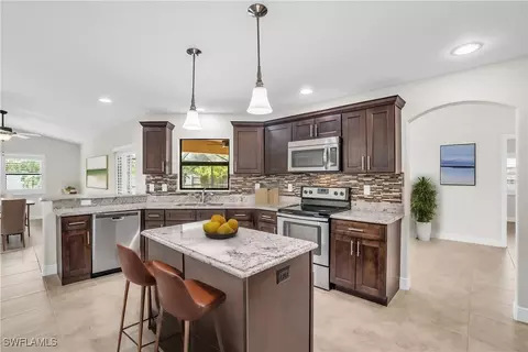 4104 SW 5th Pl, Cape Coral, FL 33914