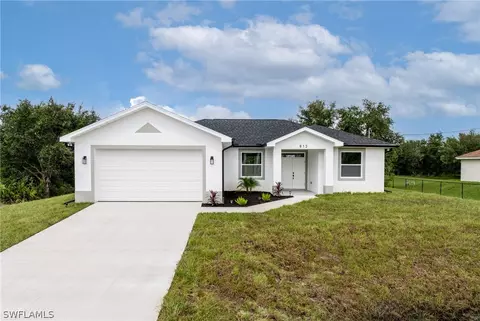 813 Hibiscus Ave, Lehigh Acres, FL 33972