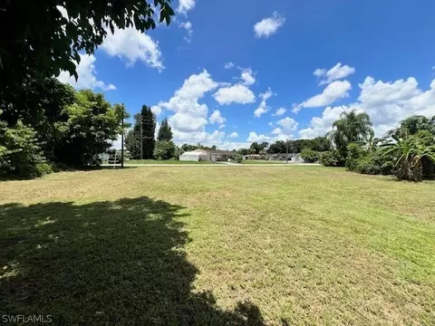 20 Maple Ave N, Lehigh Acres, FL 33936