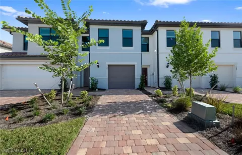 1545 Lake Jessup Cir, Cape Coral, FL 33909