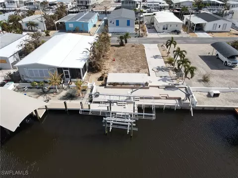 2961 Bounty Ln, Saint James City, FL 33956