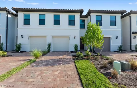 1549 Lake Jessup Cir, Cape Coral, FL 33909