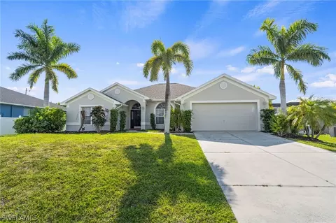 3822 SW 15th Pl, Cape Coral, FL 33914