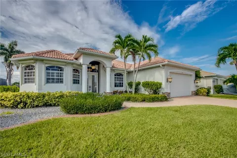 2902 SW 25th St, Cape Coral, FL 33914