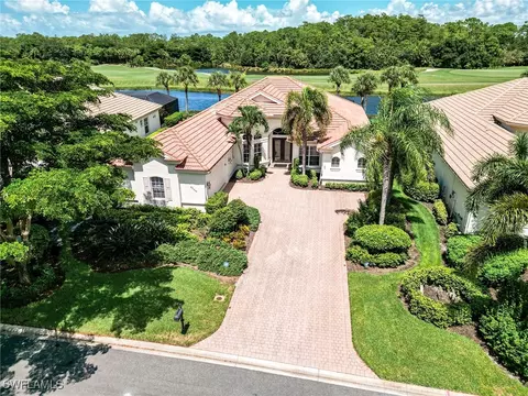 22250 Kenwood Isle Dr, Bonita Springs, FL 34135