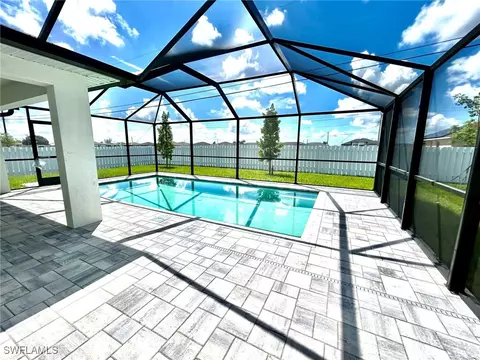 312 NE 16th Ter, Cape Coral, FL 33909