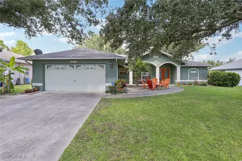 13711 Willow Bridge Dr, North Fort Myers, FL 33903