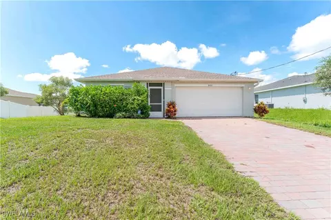 8052 Sunrise Cir, Labelle, FL 33935