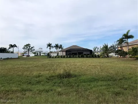 700 NW 37th Ave, Cape Coral, FL 33993