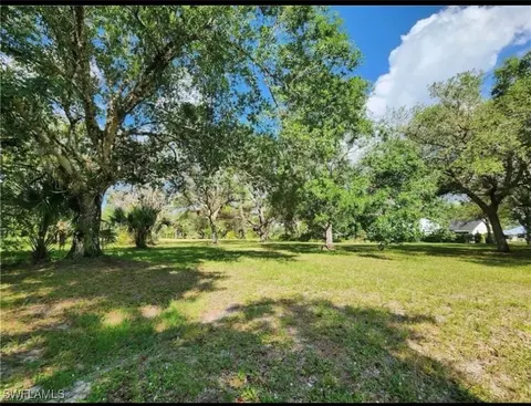 648 Turtle Ln, Labelle, FL 33935 photo 2
