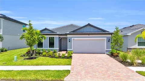 3704 Passion Vine Dr, Alva, FL 33920