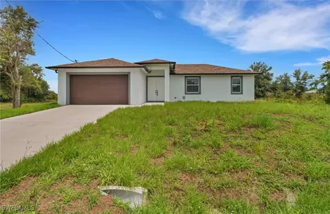 2528 68th St W, Lehigh Acres, FL 33971
