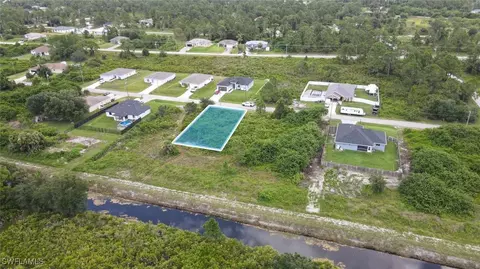528 Wabasso Ave S, Lehigh Acres, FL 33974