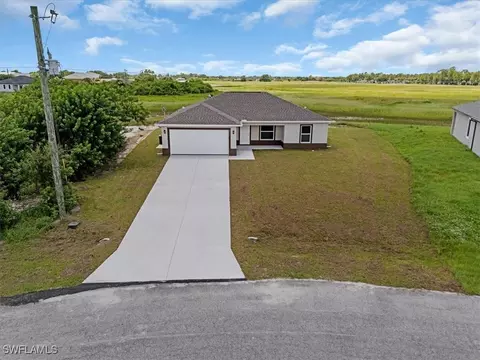 8027 Oakleaf Cir, Labelle, FL 33935 photo 2