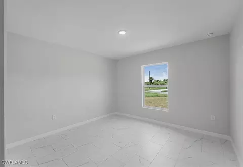 8027 Oakleaf Cir, Labelle, FL 33935 photo 12