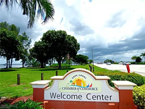 1702 NW 17th St, Cape Coral, FL 33993