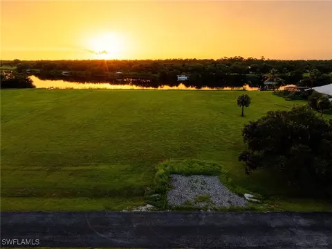 5292 River Blossom Ln, Fort Denaud, FL 33935