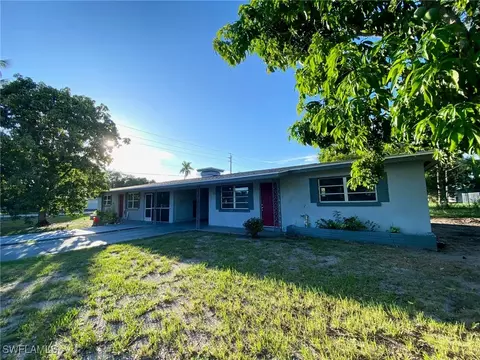 2405 Jeffcott St, Fort Myers, FL 33901