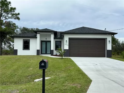 2820 52nd St W, Lehigh Acres, FL 33971