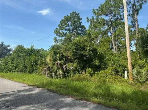 1017 Poinsettia Ave, Lehigh Acres, FL 33972