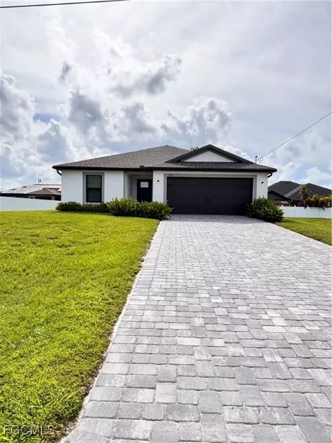 522 NW 26th Pl, Cape Coral, FL 33993