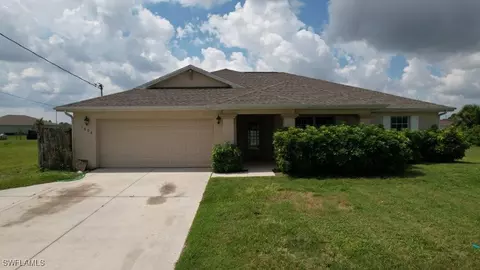 1806 N Gator Cir, Cape Coral, FL 33909
