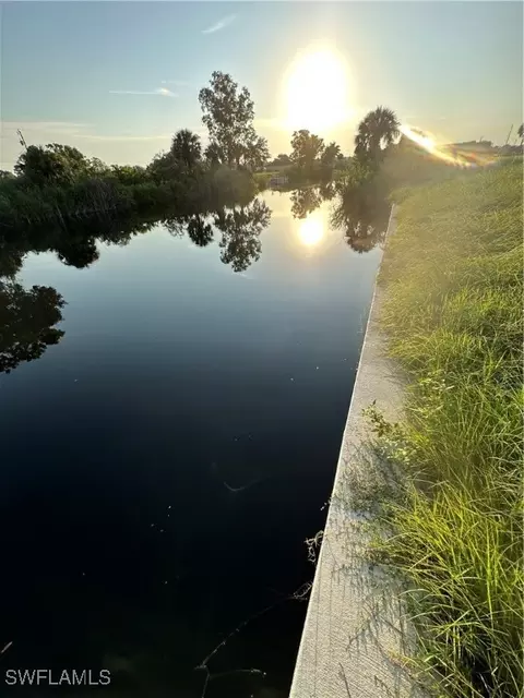 2043 NE 27th St, Cape Coral, FL 33909