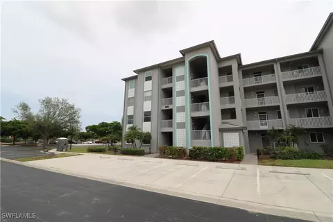 16585 Lake Circle Dr #121, Fort Myers, FL 33908