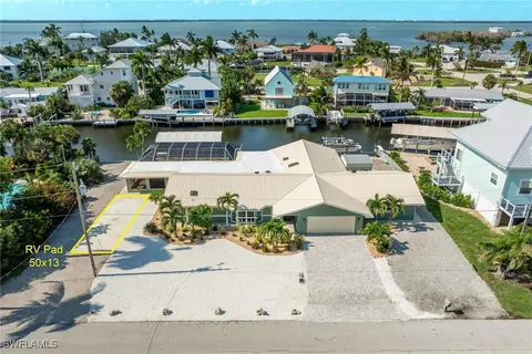 3631 Emerald Ave, Saint James City, FL 33956