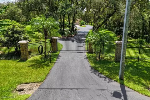 17260 Frank Rd, Alva, FL 33920