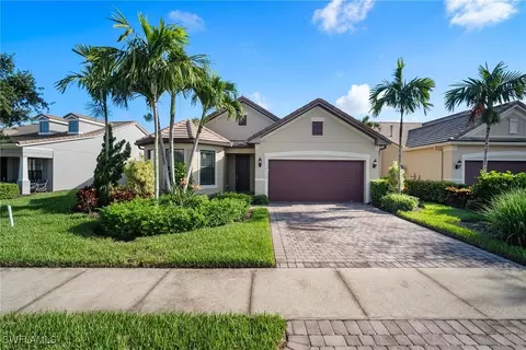 16113 Camden Lakes Cir, Naples, FL 34110