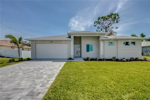 3821 SW 14th Pl, Cape Coral, FL 33914