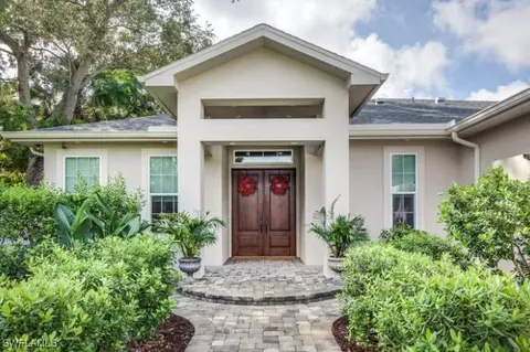 144 Erie Dr, Naples, FL 34110