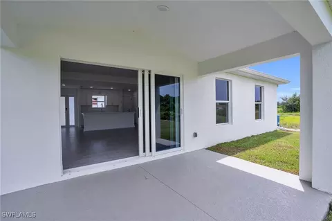 2712 46th St SW, Lehigh Acres, FL 33976