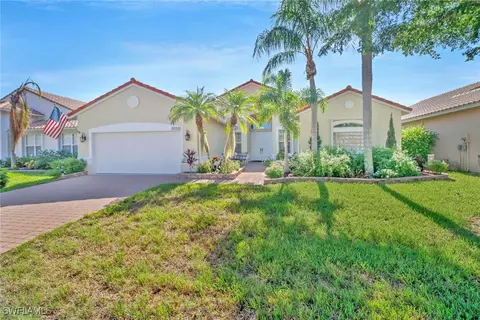 20520 Foxworth Cir, Estero, FL 33928 photo 2