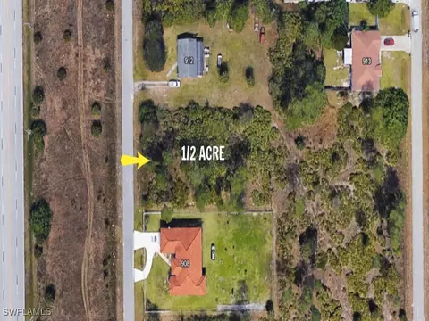 910 Edward Ave, Lehigh Acres, FL 33936