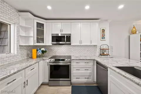 1656 Spoonbill Ln #1656-B, Naples, FL 34105