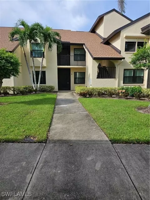 89 Charter Club Cir #5, Fort Myers, FL 33919