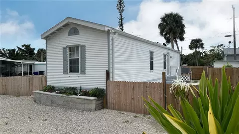12151 Cypress Dr, Fort Myers, FL 33908
