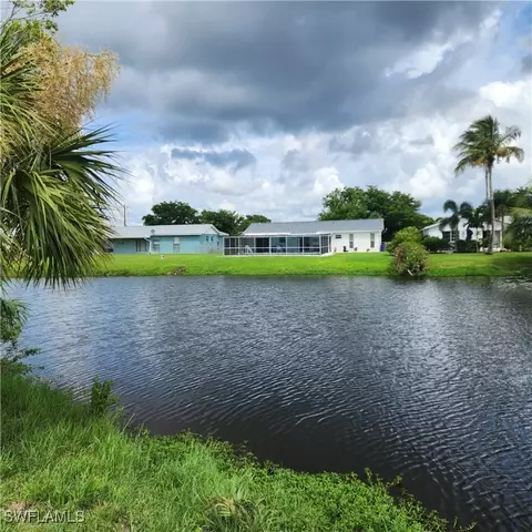 1061 Ridgeway Dr, North Fort Myers, FL 33903