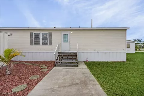 5001 Flamingo Dr, Saint James City, FL 33956