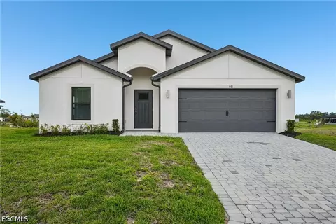 871 Gen D Macarthur Ave, Labelle, FL 33935