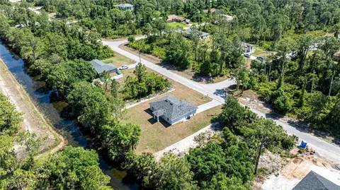 809 Bently St E, Lehigh Acres, FL 33974 photo 23