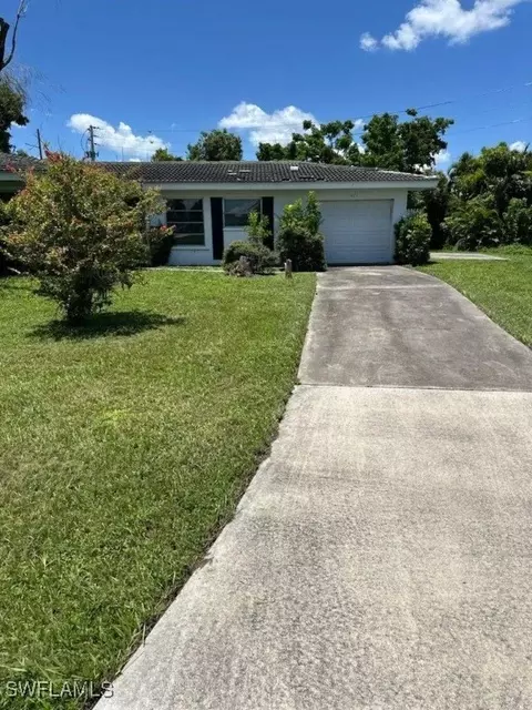 1611 Manor Ave, Fort Myers, FL 33901