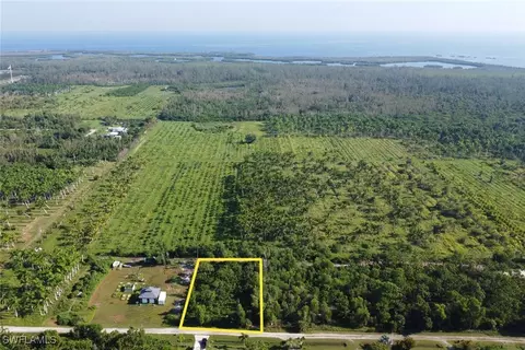 6396 Hodges Dr, Bokeelia, FL 33922