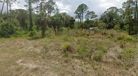 2315 Monroe Ave, Alva, FL 33920