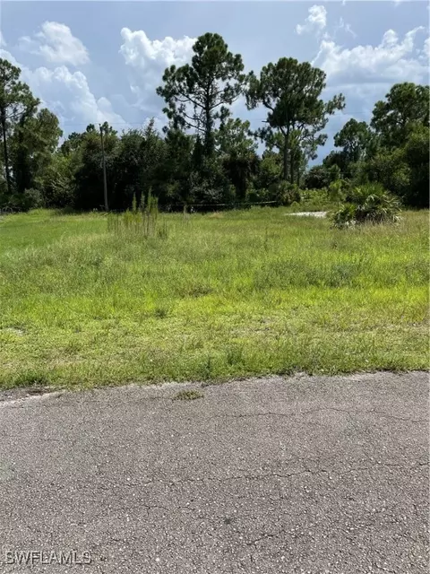 1150 Ebony St E, Lehigh Acres, FL 33974
